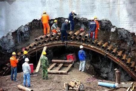 孝义隧道钢花管支护案例
